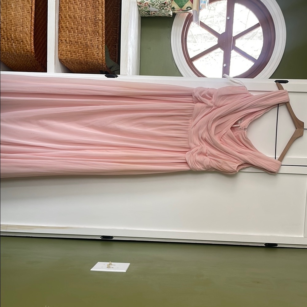 Elegant Pink Sleeveless Gown